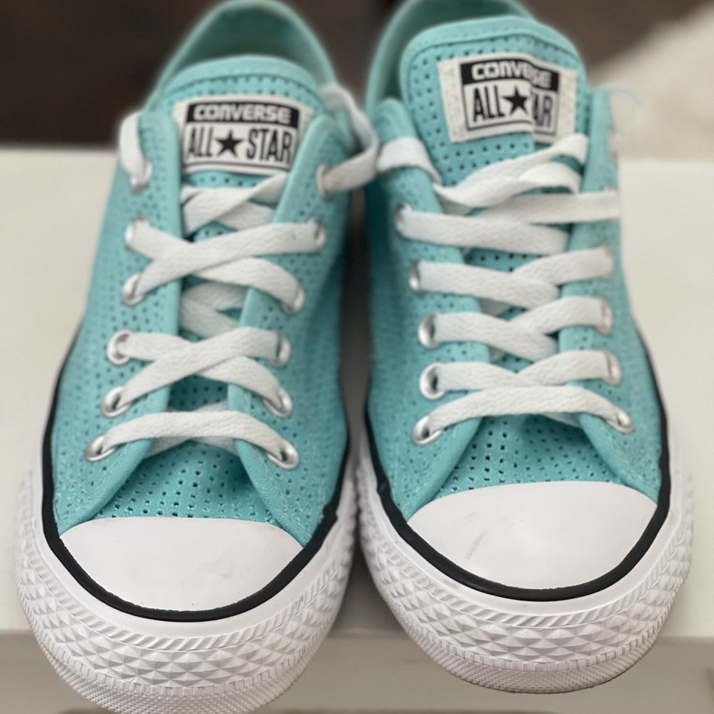 Women’s 7.5 Converse